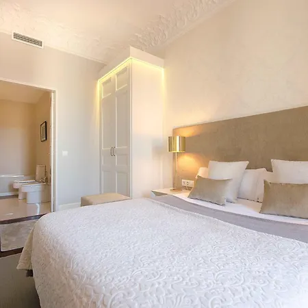 Lägenhet Three Bedroom In Gran De Gracia - Stylish